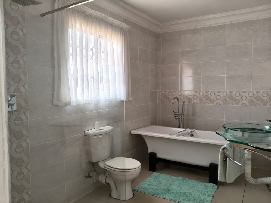 4 Bedroom Property for Sale in Mogwase North West